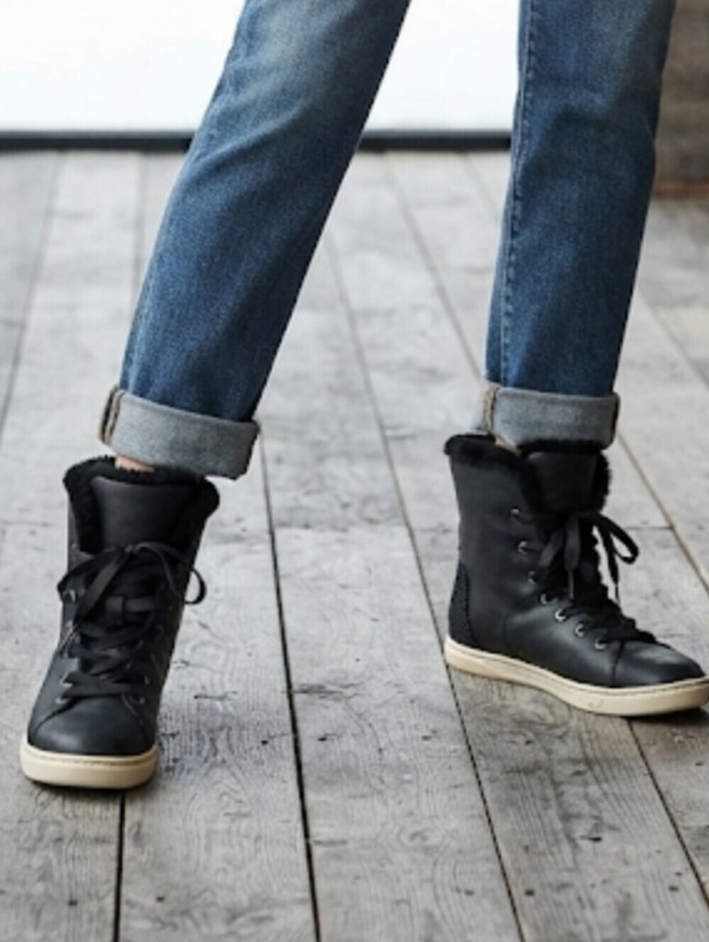 UGG Women's  Pure High Top Leather Black Lace-Up Sneaker Boots Shoes Sz 9